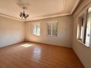 AKSEKİ EMLAKTAN ULUKAPI'DA MÜSTAKİL KONUMDA 3 + 1 DAİRE