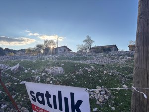 AKSEKİ EMLAKTAN ÖMER DURUK KARŞISI KÖY İÇİ İMARLI ARSA