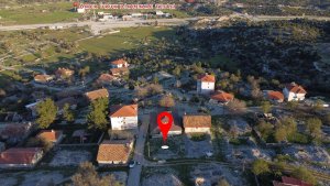 AKSEKİ EMLAKTAN ÖMER DURUK KARŞISI KÖY İÇİ İMARLI ARSA