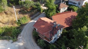 AKSEKİ EMLAKTAN GÜNYAKA MAHALLESİNDE RESTORASYONLU MÜSTAKİL EV